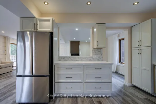 646 Oxbow Park Dr, Wasaga Beach 5