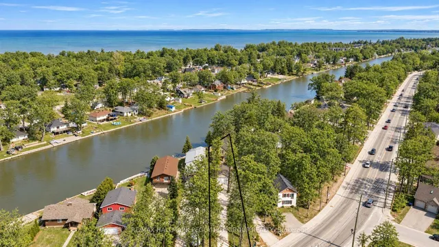 2026 River Rd, Wasaga Beach 2