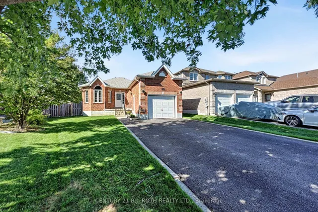 12 Lamont Cres, Barrie 2