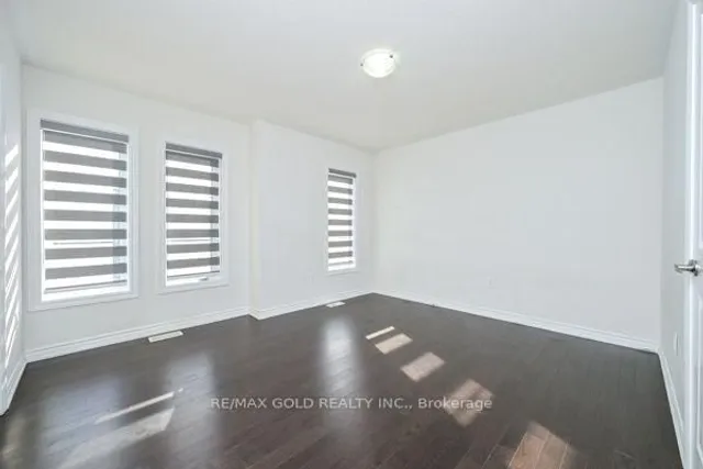 82 Nottingham Rd, Barrie 3