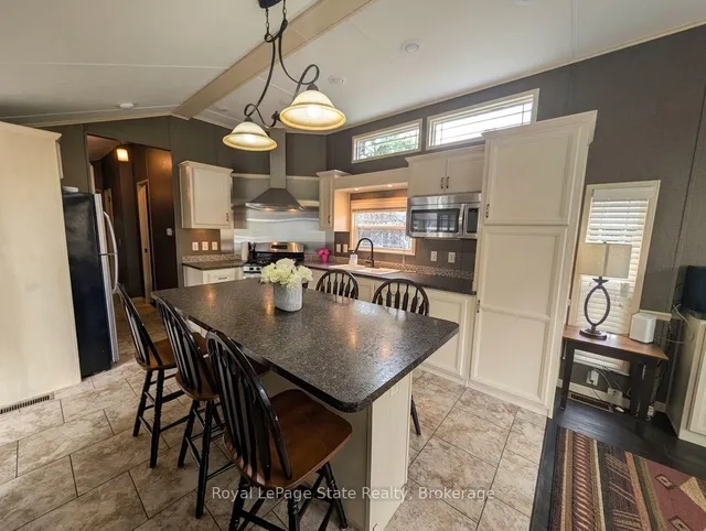 34 Temagami Tr, Wasaga Beach 2