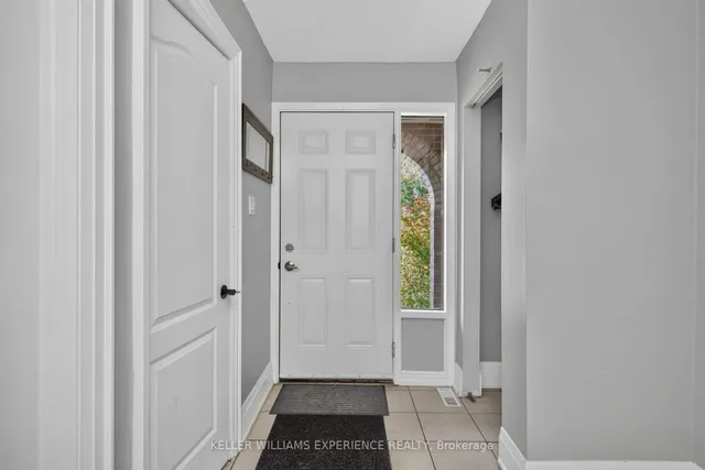 21 B College Cres, Barrie 4