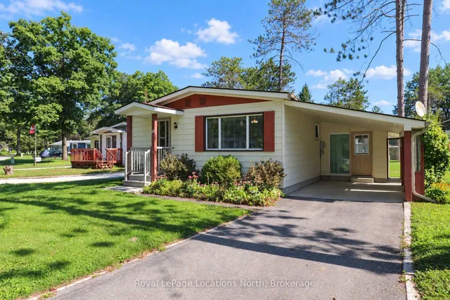 16 Sinclair Ave, Wasaga Beach