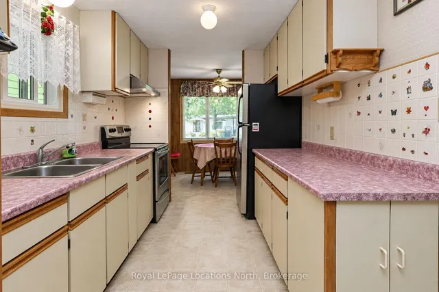 16 Sinclair Ave, Wasaga Beach 4
