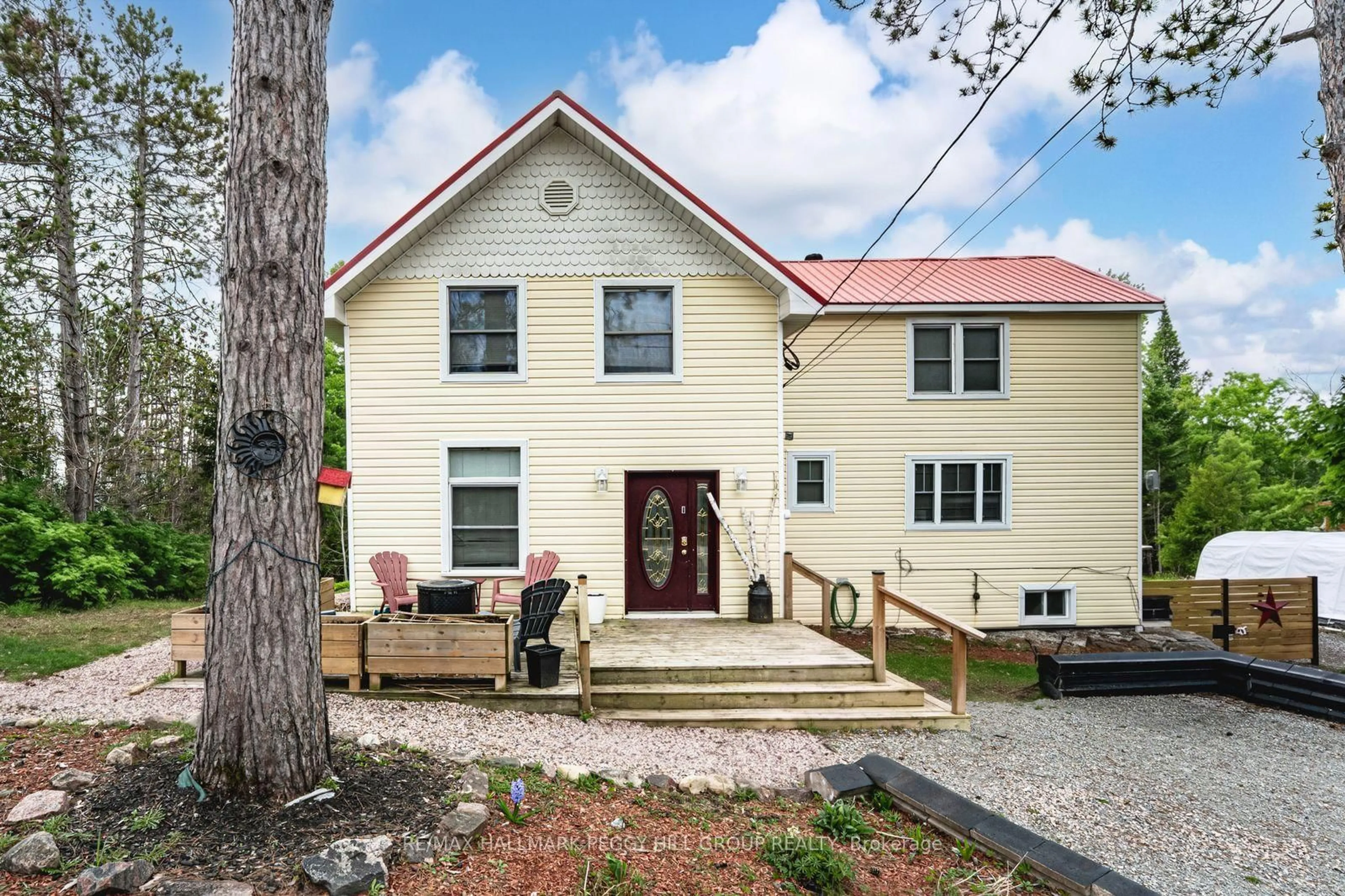 trreb/IMG-S13830482_98ded9bf-f229-48a0-bcd5-cb4a6d284745-l.jpg