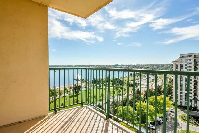 65 Ellen St #1005, Barrie 3