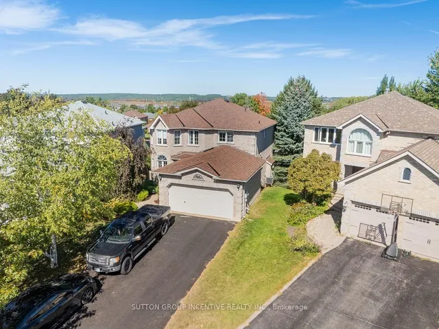 46 Bell St, Barrie 2
