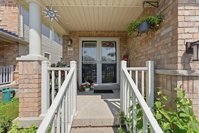 17 White Cres, Barrie 4