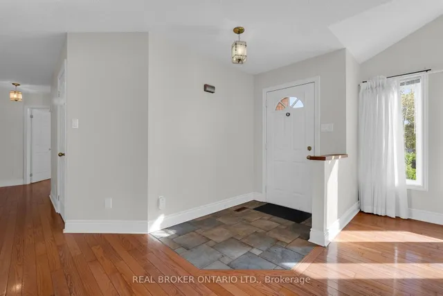 36 Webb St, Barrie 5