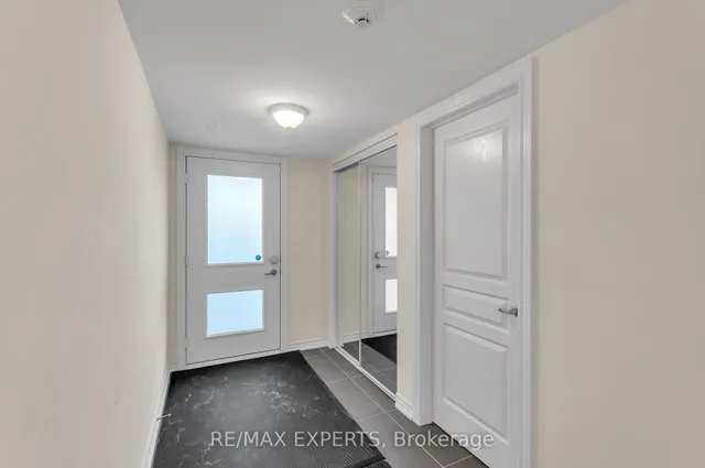 4 Cove Crt #207, Collingwood 2