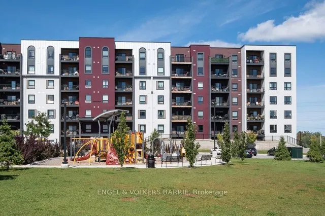 4 Spice Way #312, Barrie 2