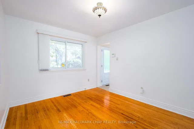 44 Amelia St, Barrie 4