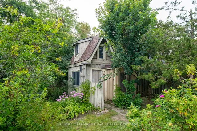 44 Amelia St, Barrie 2