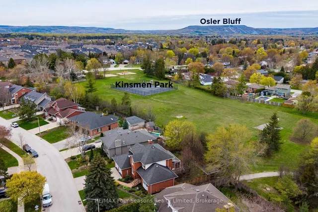 16 Carmichael Cres, Collingwood 4