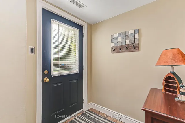 820 Suncrest Circ #1, Collingwood 2
