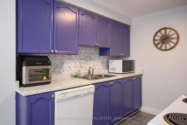 97 NATHAN Cres, Barrie 5