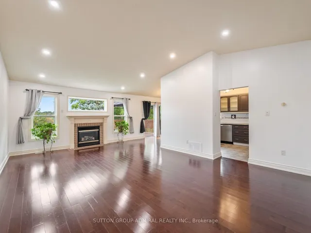 28 Harwood Dr, Barrie 2