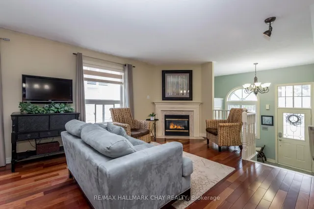 22 Peter St, Barrie 5