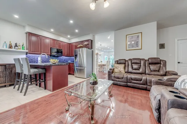25 Pinecliff Cres, Barrie 2