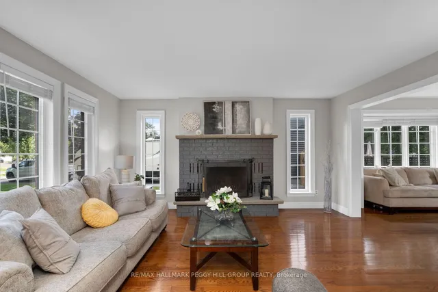 39 Howard Dr, Oro-Medonte 2