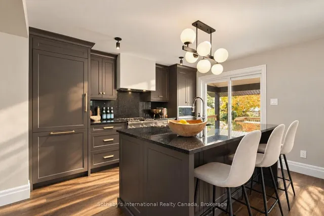 4 KING St, Clearview 5