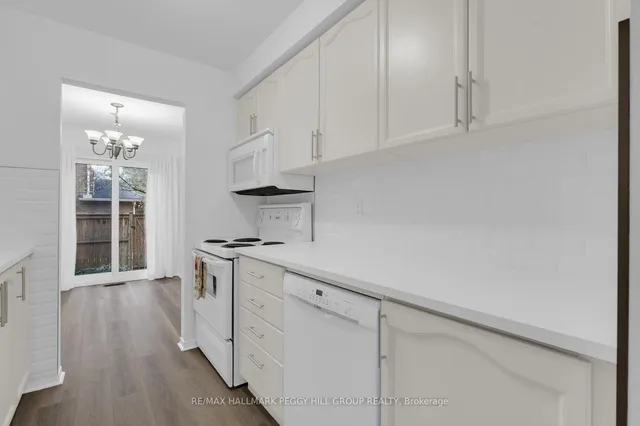 165 Kozlov St #28, Barrie 5