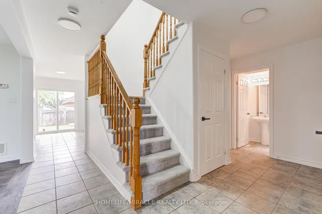 7 Empire Dr, Barrie 4