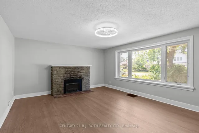 323 Crawford St, Orillia 3