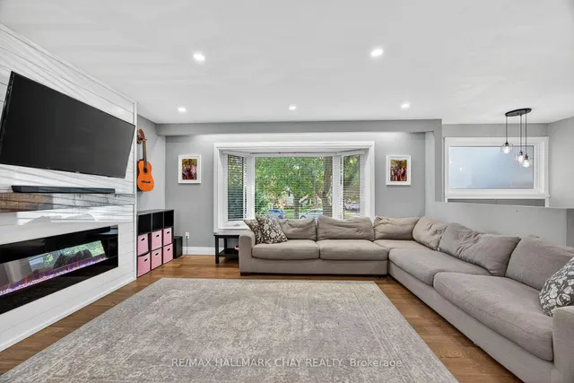 56 Briar Rd, Barrie 2