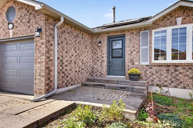 162 Madelaine Dr, Barrie 2