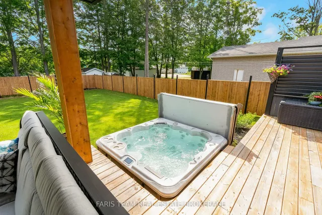 7 Reynolds Rd, Tiny 3