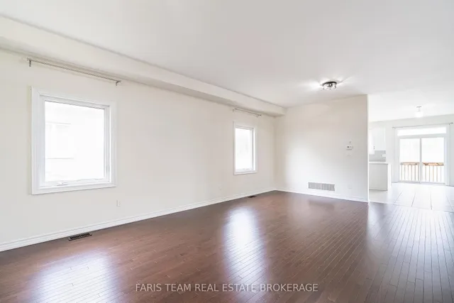 33 Pearl St, Wasaga Beach 5