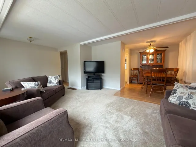 13 Carruthers St, Wasaga Beach 3