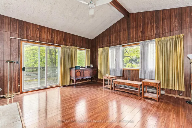 828 Oxbow Park Dr, Wasaga Beach 4