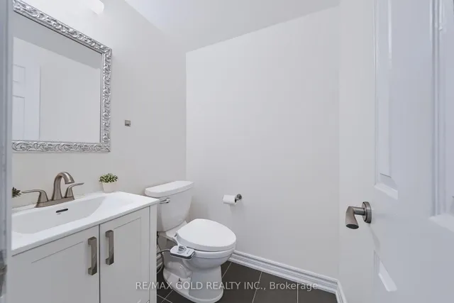 43 Golden Meadow Rd, Barrie 2
