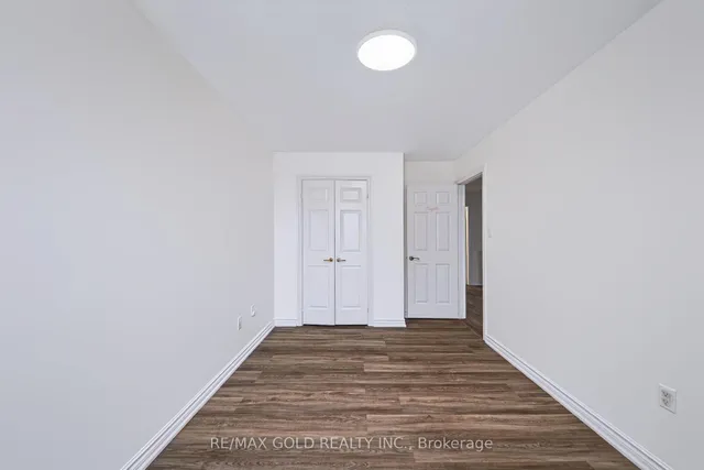 43 Golden Meadow Rd, Barrie 3