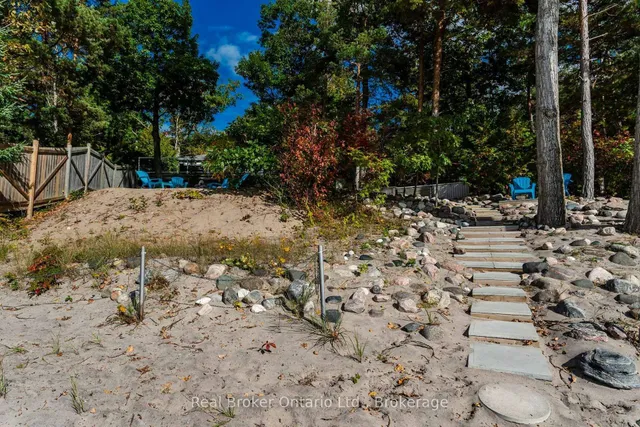 56 Belgrove Cres, Tiny 2