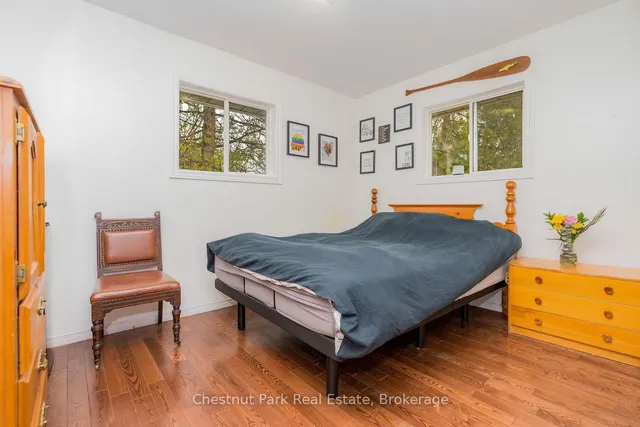 4 Parkside Ave, Collingwood 4