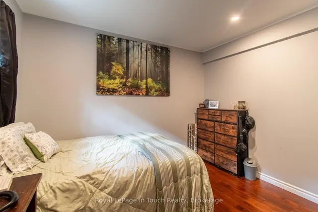 58 Oliver Dr, Tiny 2
