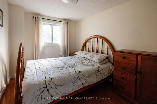 261 Rose St #4, Barrie 1