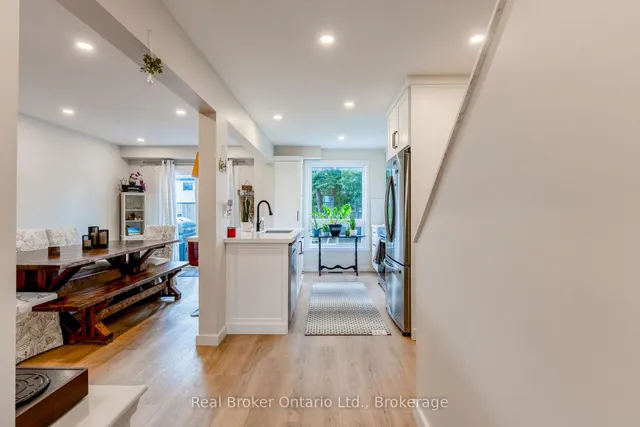 38 Christie Cres, Barrie 5