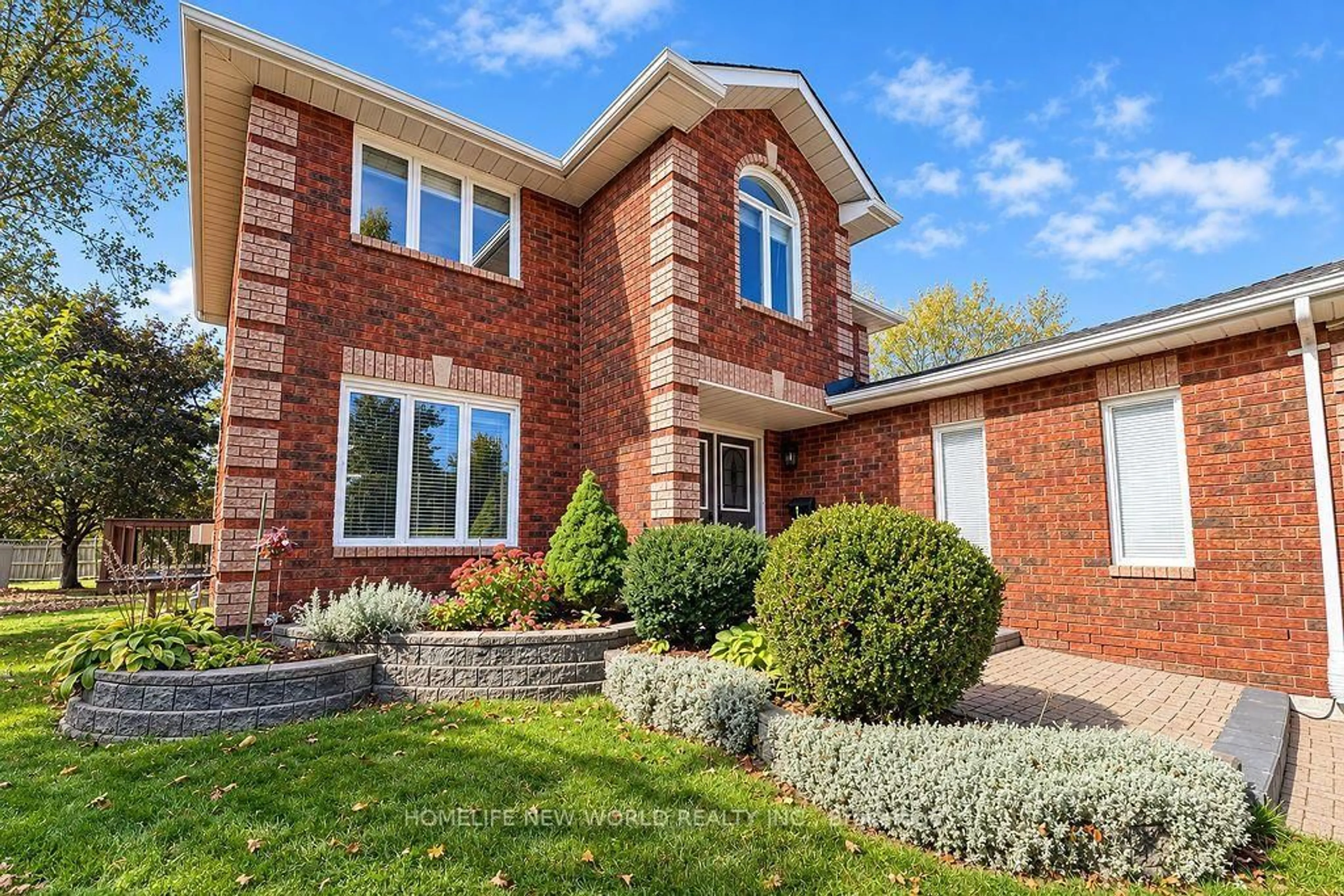 trreb/IMG-S13875002_c5e667d7-a8dd-4ecc-9ee0-69ed739d492e-l.jpg