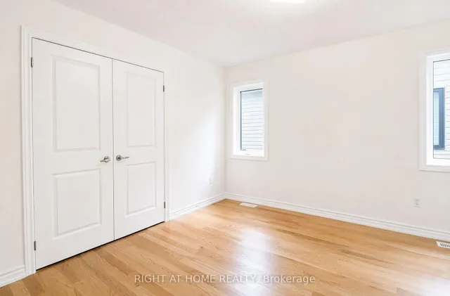 108 Nottingham Rd, Barrie 2