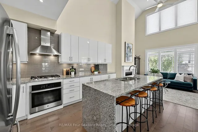 2 Shipyard Lane, Collingwood 3