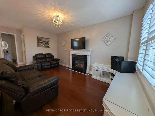 94 Violet St, Barrie 4