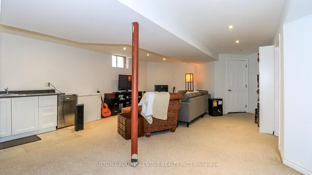 142 Raymond Cres, Barrie 5