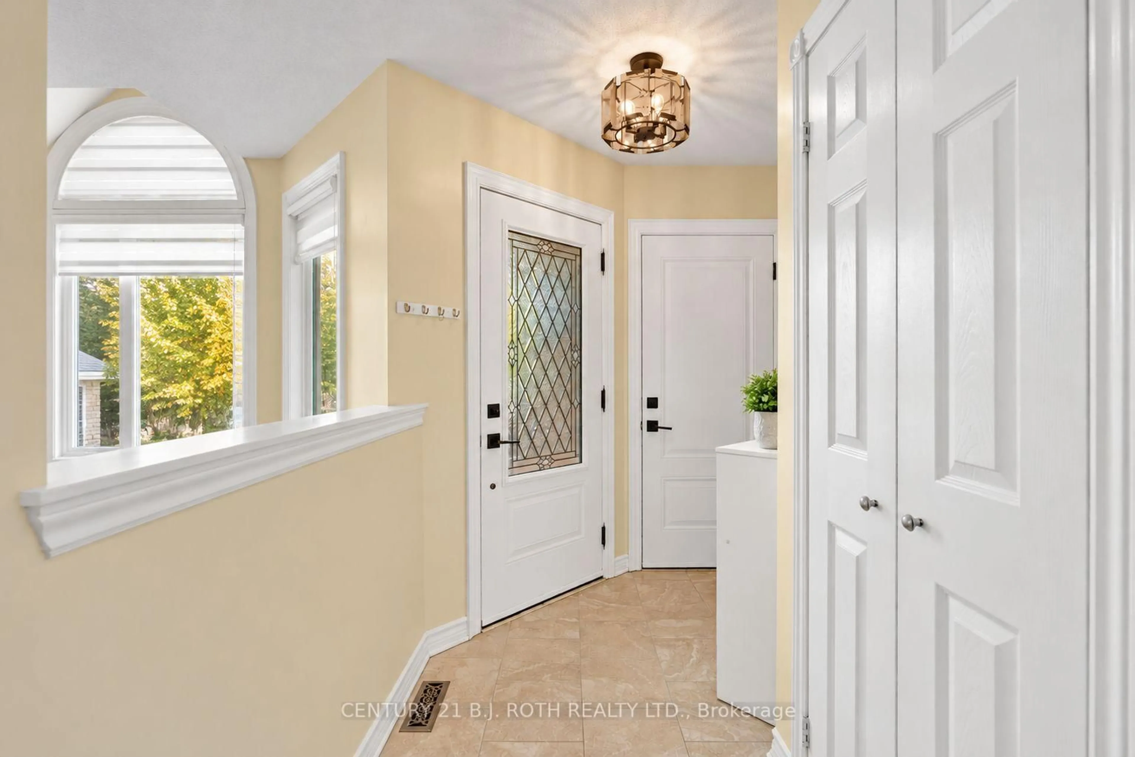 trreb/IMG-S14081382_2fbad2f92c94c4f5e4b4ce7361ee8ddc70e53fd8f238bf7d8119402fdb0b9305.jpg