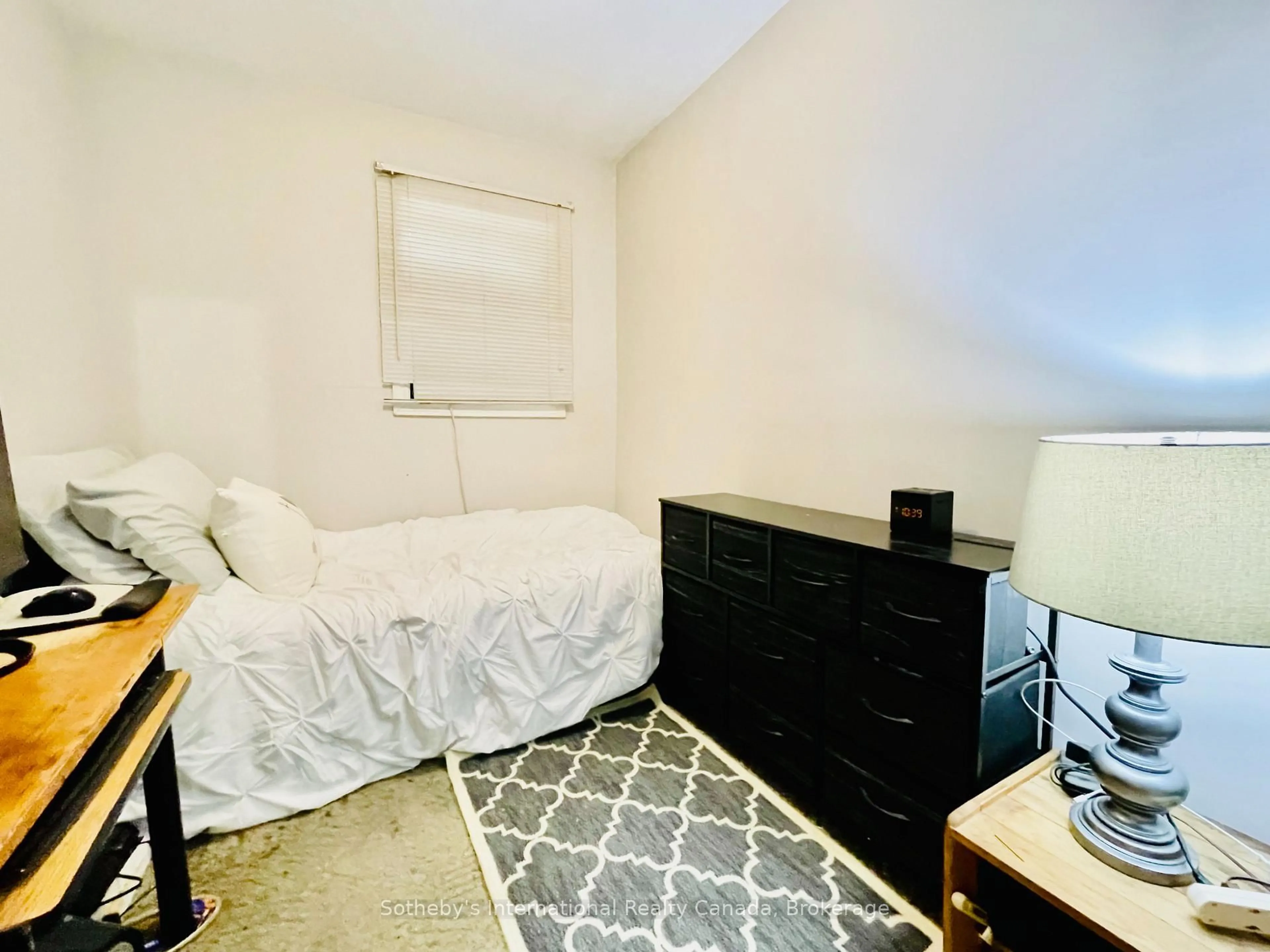 trreb/IMG-S14088536_0e5a2c3a4e68cf608c749c691cb83b6c9260f656fb6b8a20ed4cc1da5ea41f7a.jpg