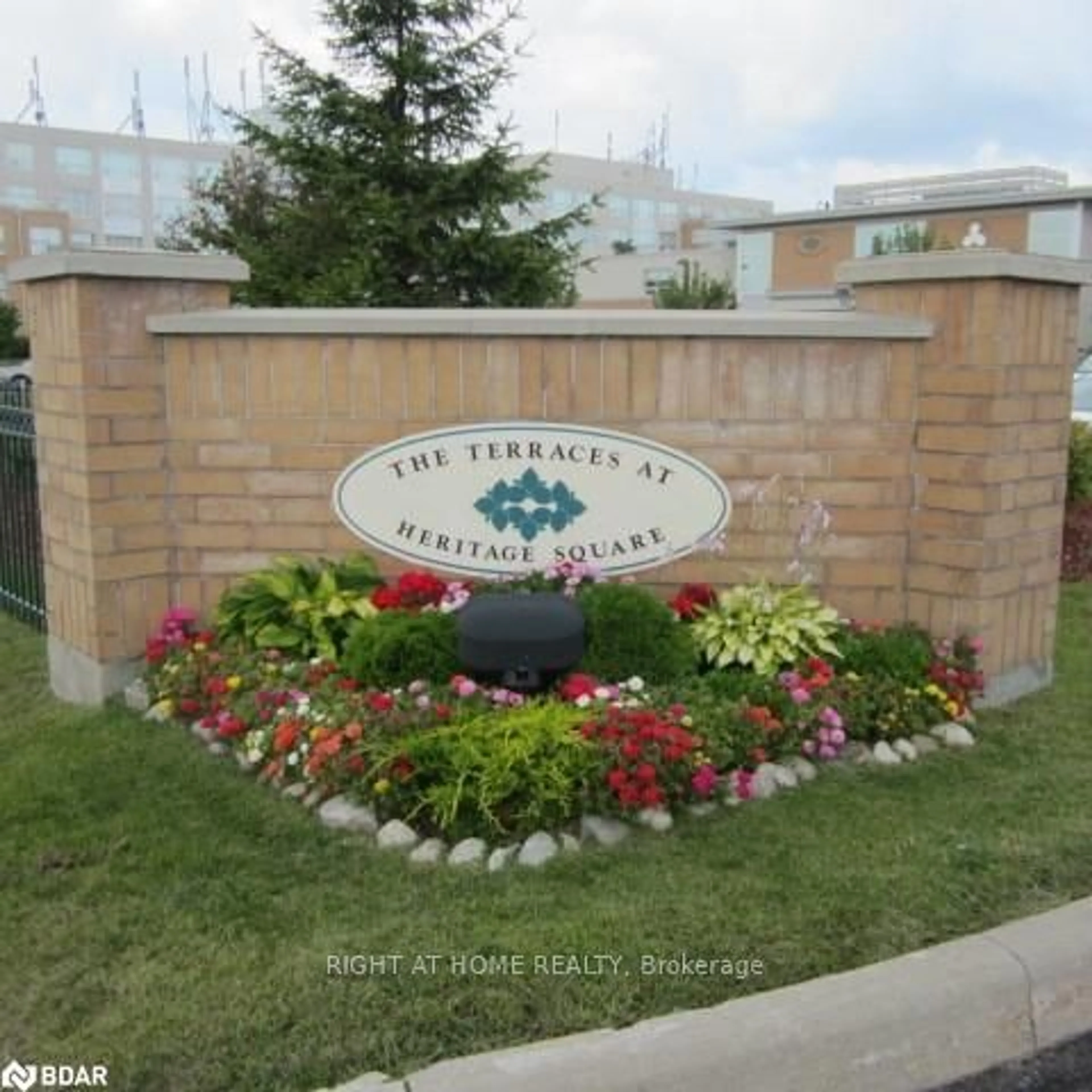 A pic from exterior of the house or condo for 94 Dean Ave #302, Barrie Ontario L4N 0M3