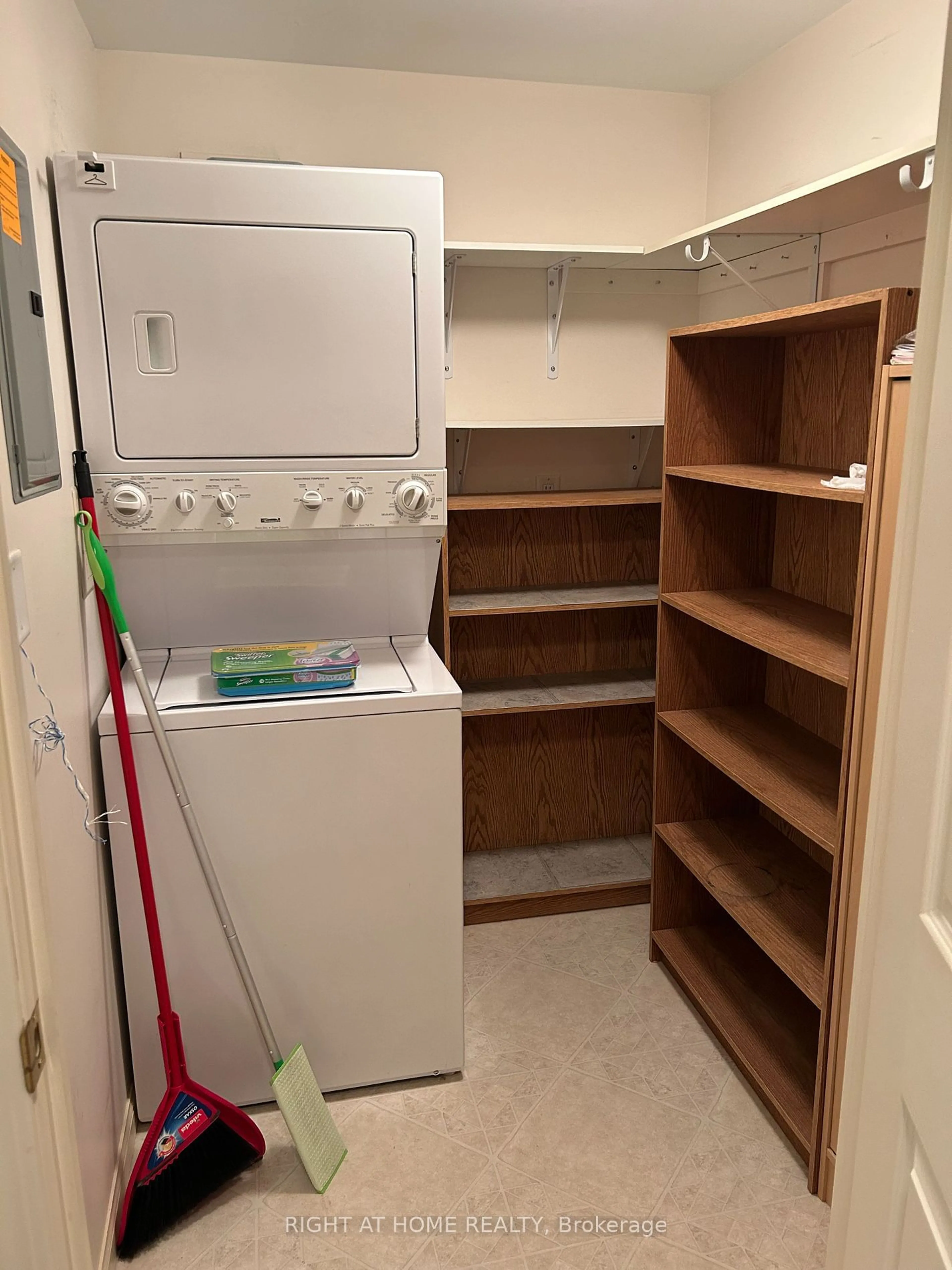 Laundry room for 90 Dean Ave #303, Barrie Ontario L4N 0M3